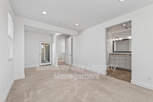 Building Photo - 480 Palisade Dr