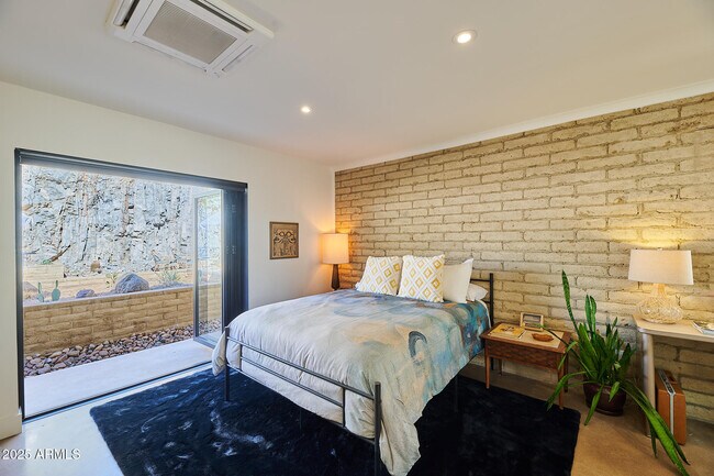 Building Photo - 4016 E Flynn Ln