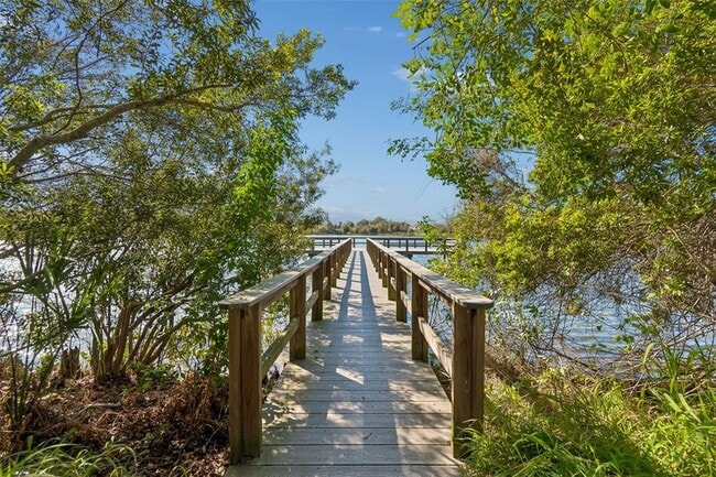 Building Photo - 10687 Lake Montauk Dr
