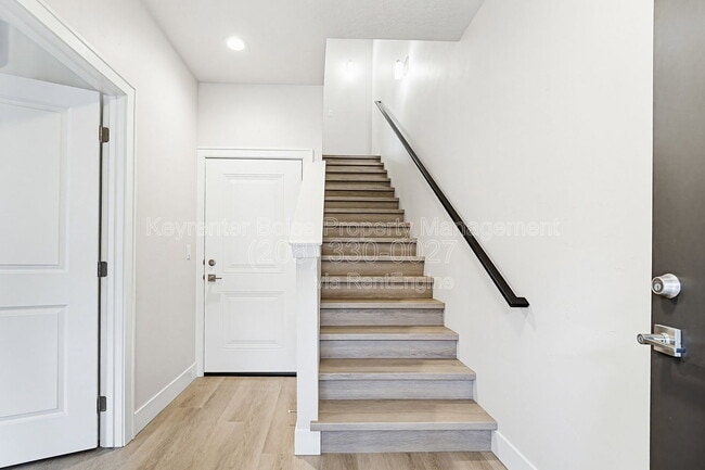Building Photo - 4325 Greentrail