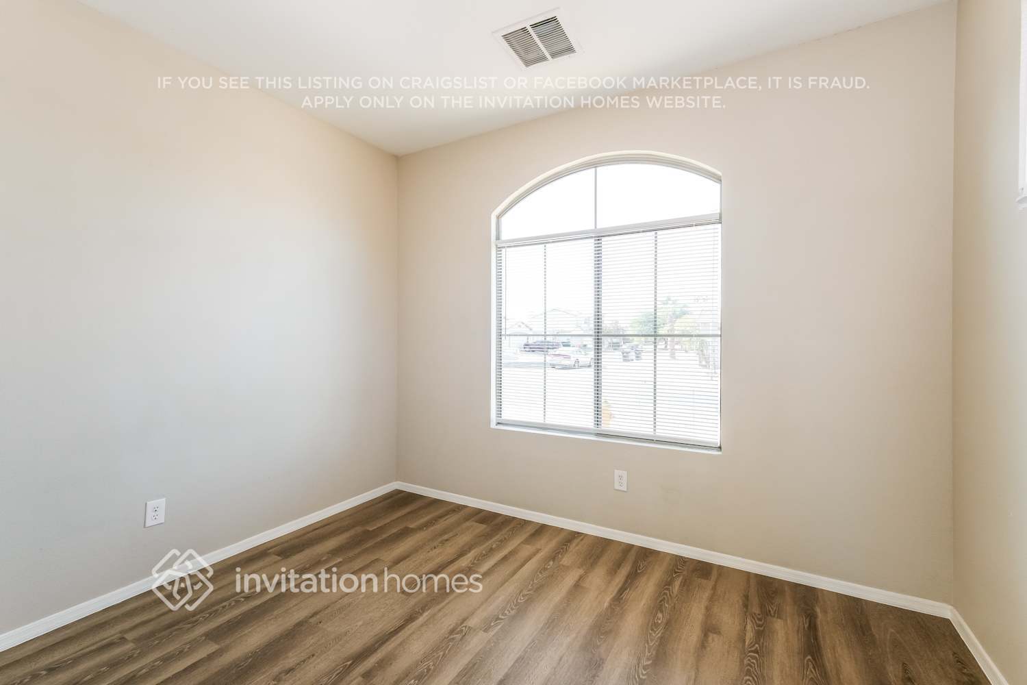 Building Photo - 6537 S 15th Dr