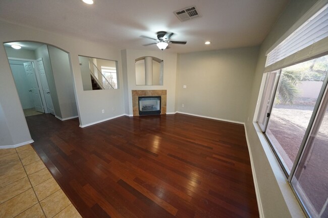 Building Photo - SHOWINGS AVAILABLE NOW