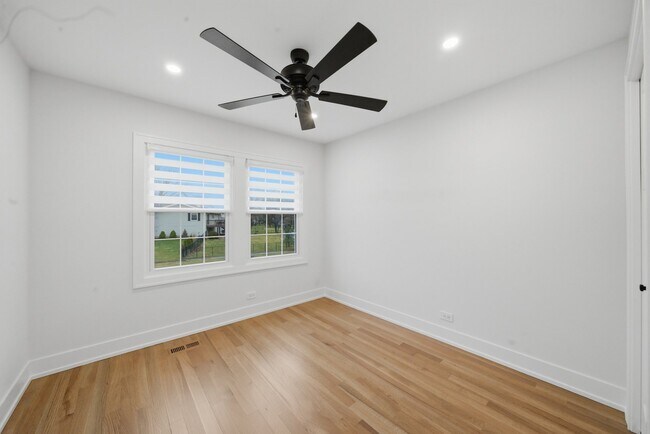 Building Photo - 2S245 Mayfield Ln