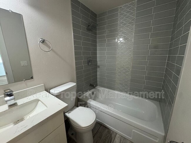 Building Photo - 12714 SE 167th Pl