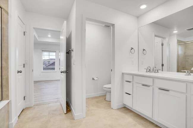 Building Photo - $3,650.00 - 4 Beds 3 Baths Single Family H...