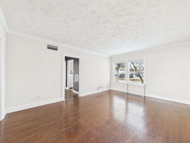 Building Photo - 1920 Richmond Ave.