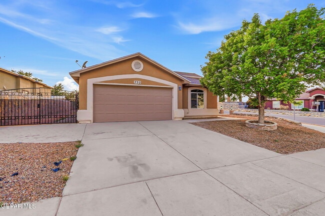 Building Photo - 732 Desert Sage Dr