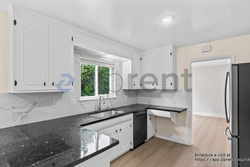 Building Photo - 1019 Pilinut Ct