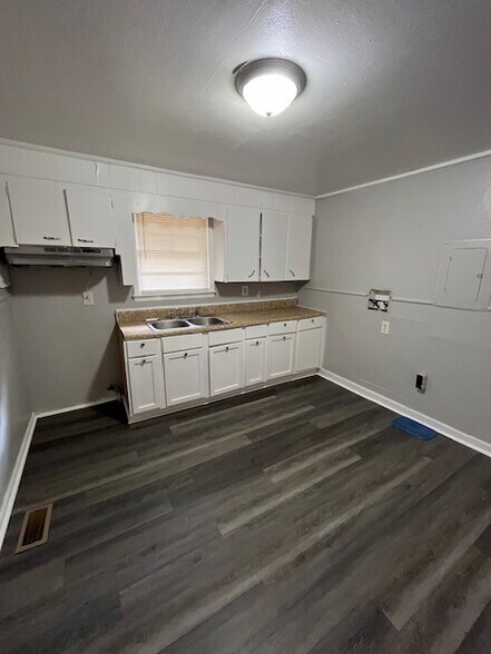 Building Photo - 4716 Wilson Rd