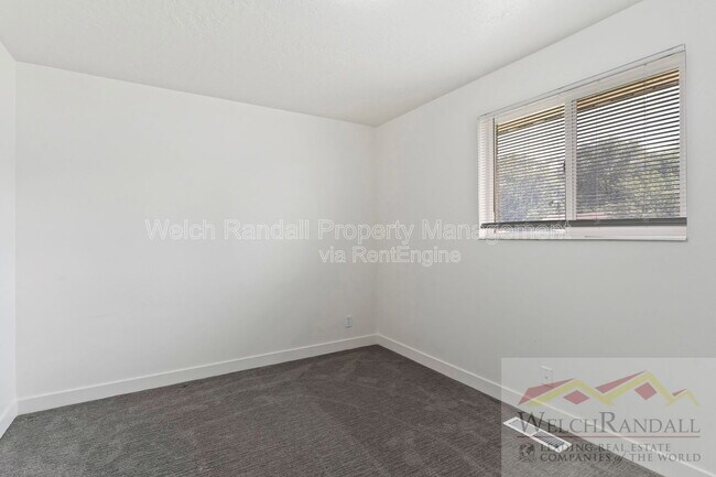 Building Photo - 5195 S 300 W