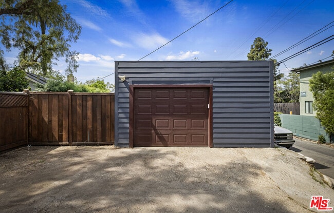 Building Photo - 201 S Ave 55