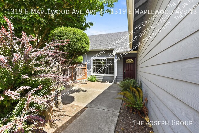 Building Photo - 1319 E Maplewood Ave