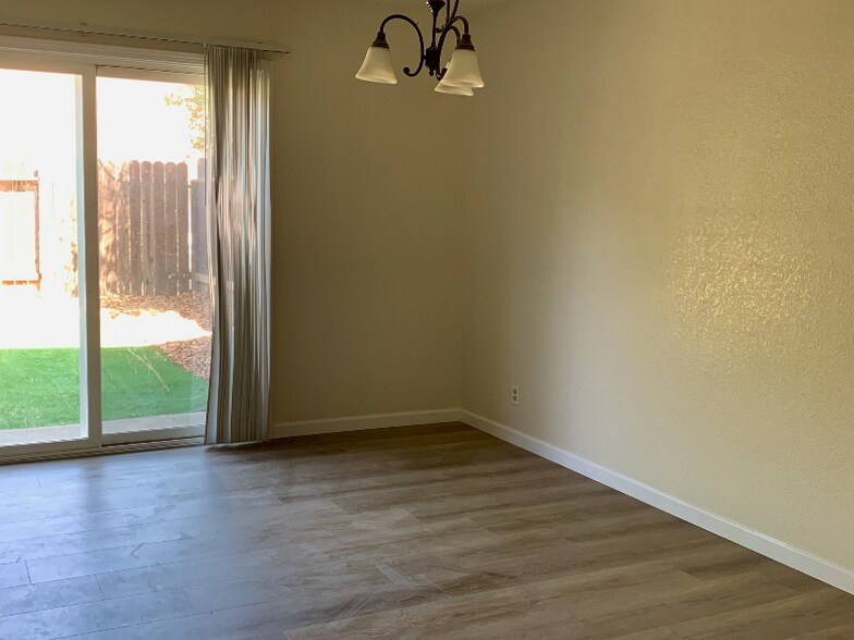 Building Photo - 3007 Lillard Dr