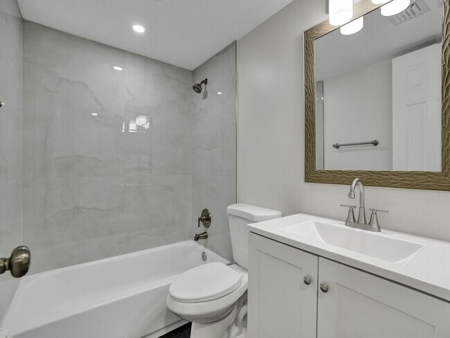 Building Photo - 8503 NW 35th Ct