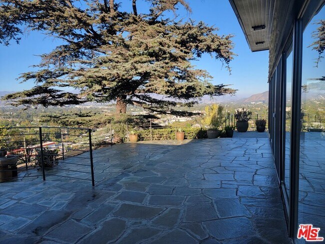 Building Photo - 4218 Vanetta Dr