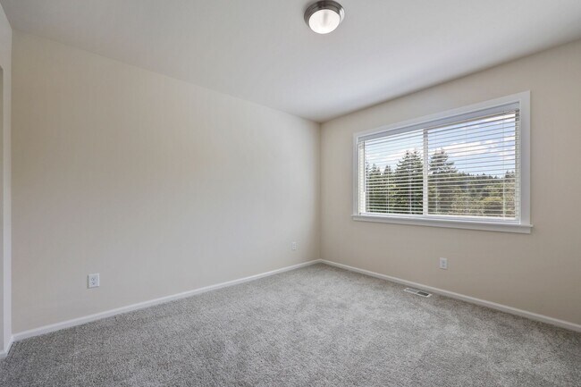 Building Photo - 7801 24th Ct SE