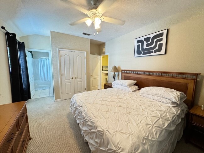 Building Photo - Fully Furnished 5-Bed End-Unit Townhome with Hot Tub in Gated Coral Cay! WASHER & DRYER INCLUDED!