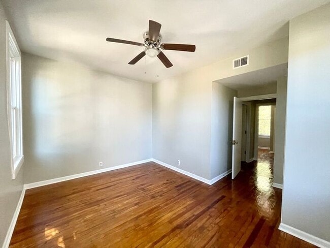 Building Photo - West Columbia-Offering Self Guided Tour with RENTLY!