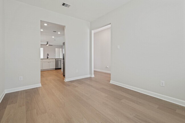 Building Photo - 1119 Campside Dr
