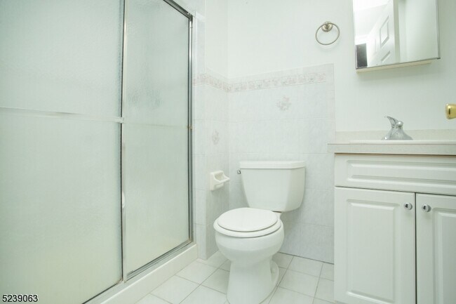 Building Photo - 572 Old Dover Rd