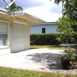 Building Photo - 11111 SW 78th Ct
