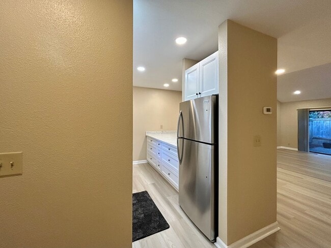 Building Photo - Serene 2 Bed, 2 Bath Updated Hidden Gem!