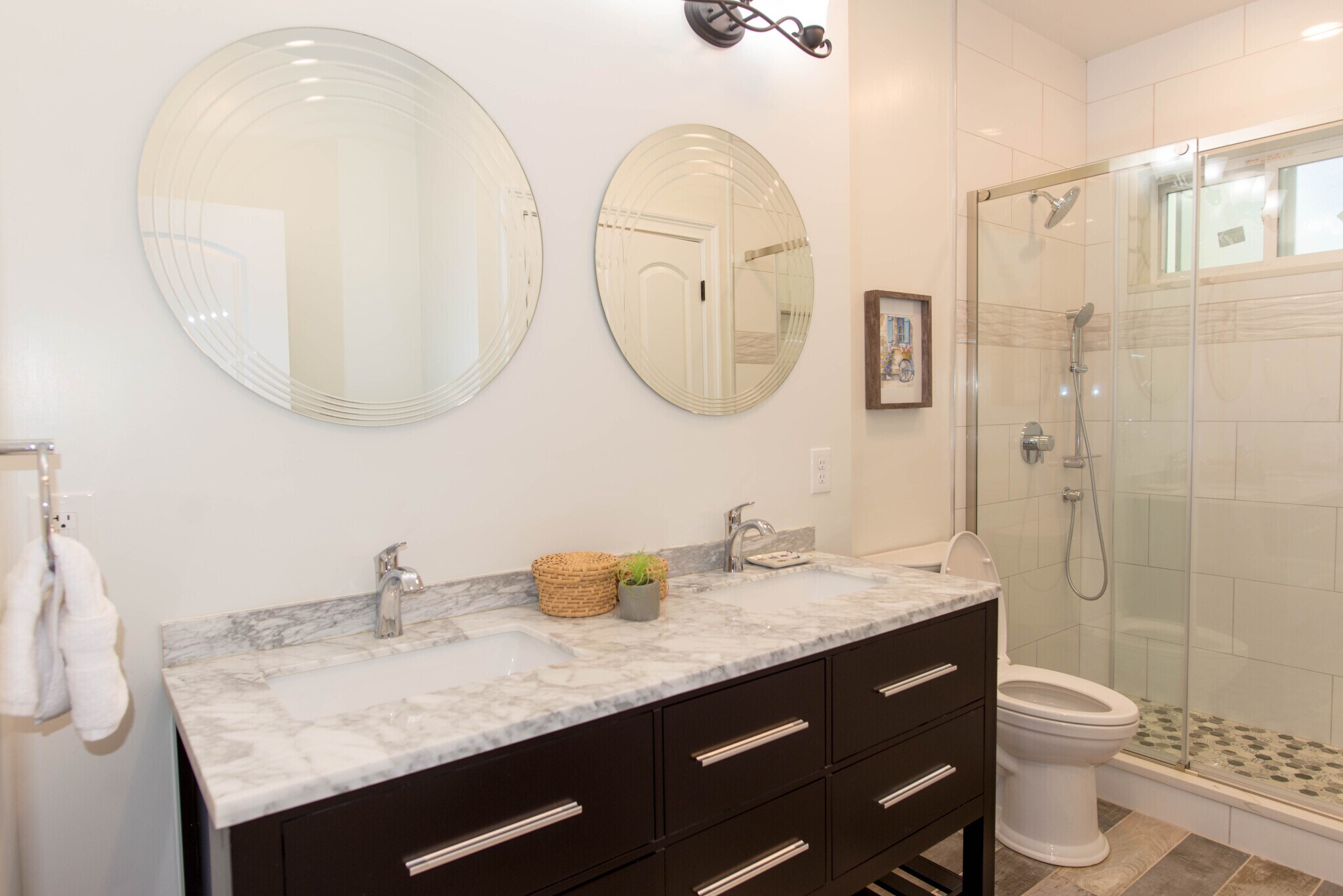 *Pictures are representative samples of the advertised unit. In some cases, the actual units you tou - 624 Cambridge St