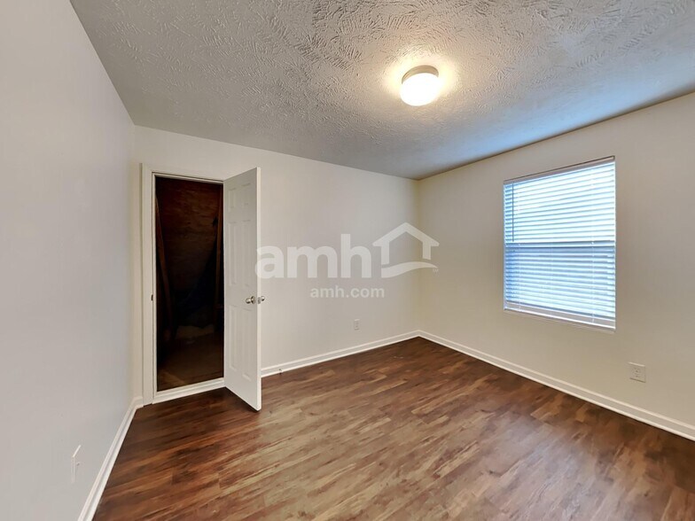 Building Photo - 1015 Patmore Ln