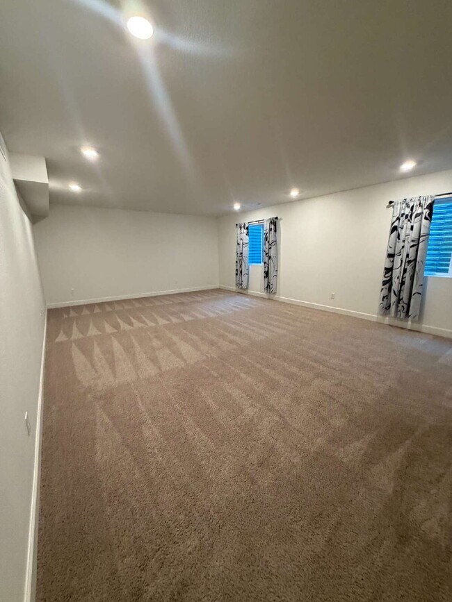 Building Photo - MOVE IN SPECIAL:   Move in before February 20th, 2026 receive $500 off of 1st Month’s Rent.