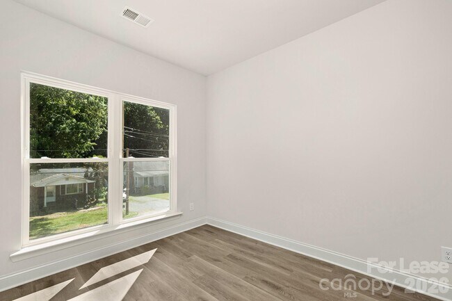 Building Photo - 2309 Ellen Ave