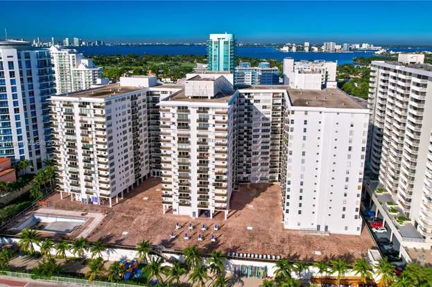 Building Photo - 6039 Collins Ave