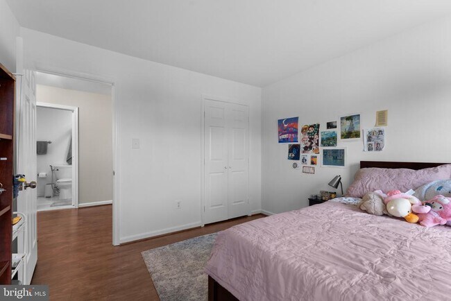 Building Photo - 7020 Venus Ct