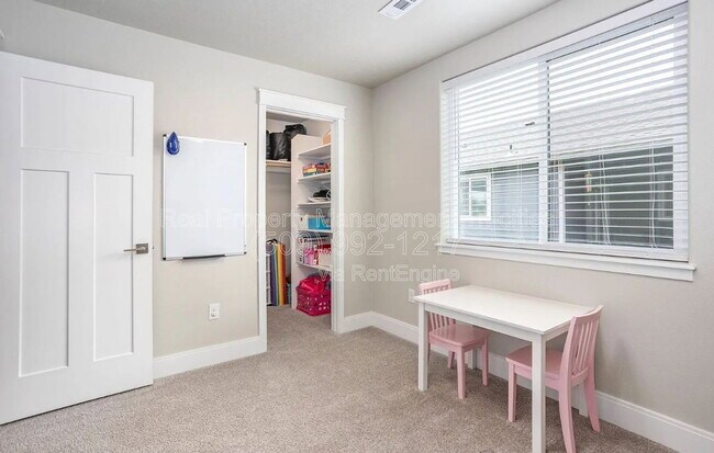 Building Photo - 4646 Corvina St