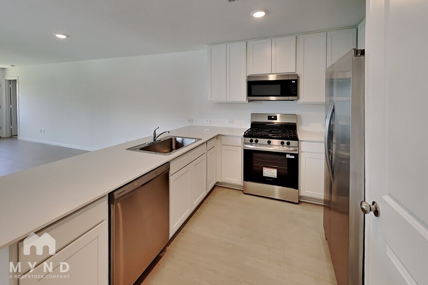 Building Photo - 922 Lago Laceno Ln