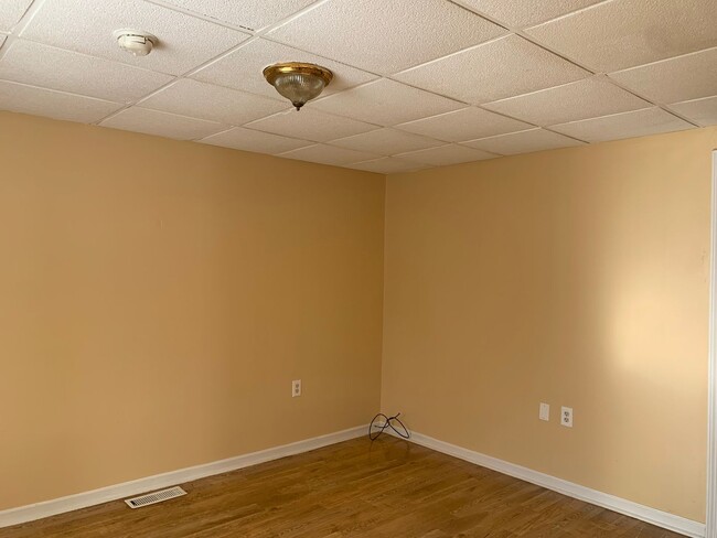 Building Photo - One Level House off Campbell Avenue