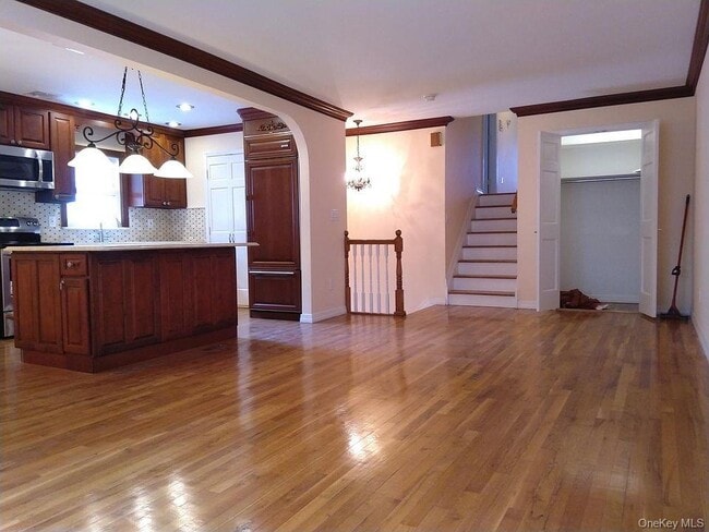 Building Photo - 208-44 15th Dr