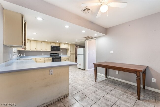Building Photo - 4268 Hampshire Cir