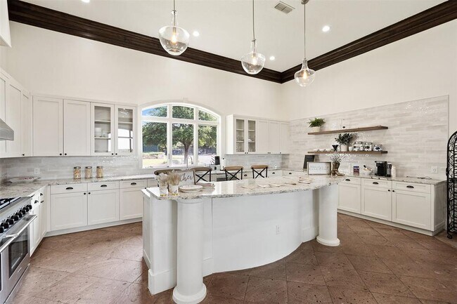Building Photo - 201 Costa Bella Dr