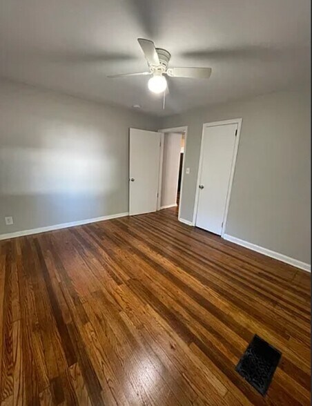 Primary Bedroom - 344 Ridgeway Rd