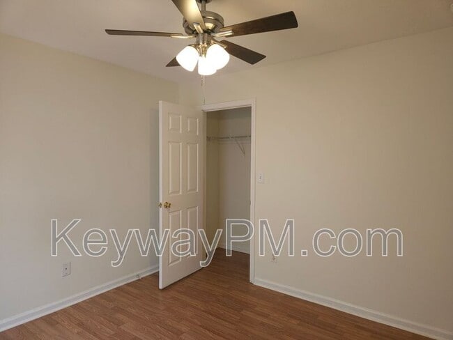 Building Photo - 123 Portofino Ln SW