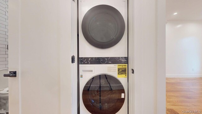 Building Photo - 1198 Greene Ave