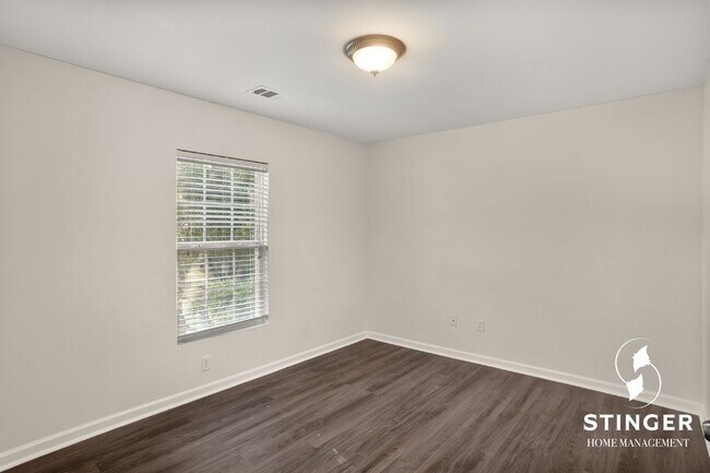 Building Photo - 98 Shadow Moss Dr