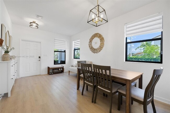 Building Photo - 147 SW 185th Way