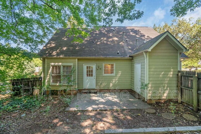 Building Photo - 10800 Whittersham Dr