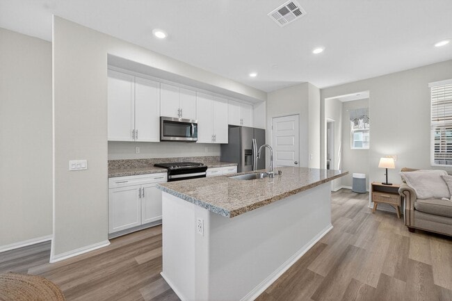 Building Photo - 40379 Melrose Dr