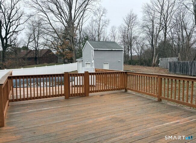 Building Photo - 939 N Main St