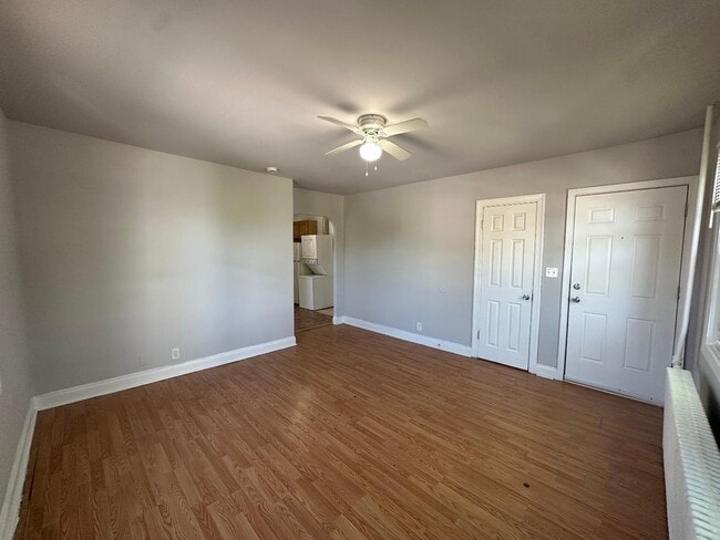 Building Photo - 1025 17th St NE