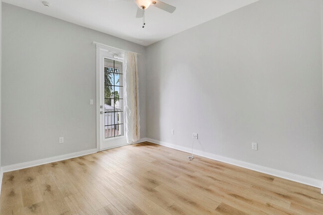 Building Photo - 3310 W Mallory Blvd