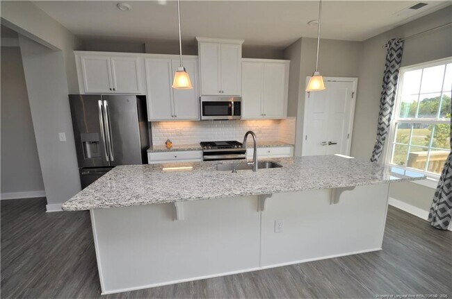 Building Photo - 200 Misty Pike Dr