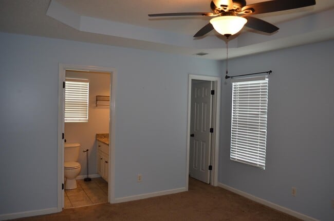 Building Photo - 638 Devon Rd